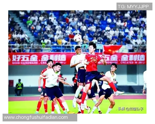 国际足球明星齐聚一堂热情鼓掌展现团结精神与友谊风采